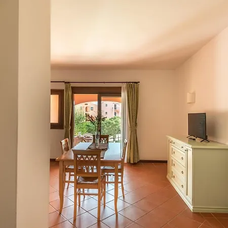 Apartment Charming Small Bella Villetta No2020