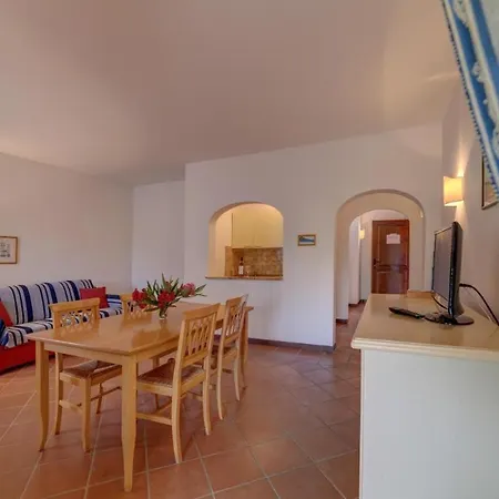 Charming Small Bella No2020 Punta de su Torrione